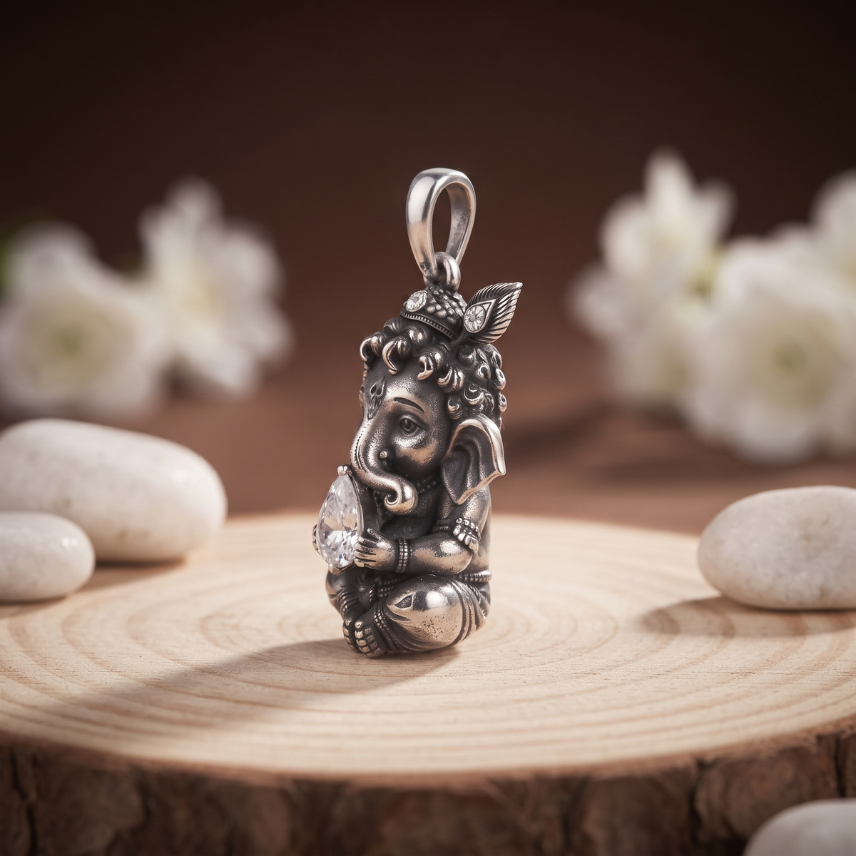 925 silver Ganesha pendant with round diamond crown